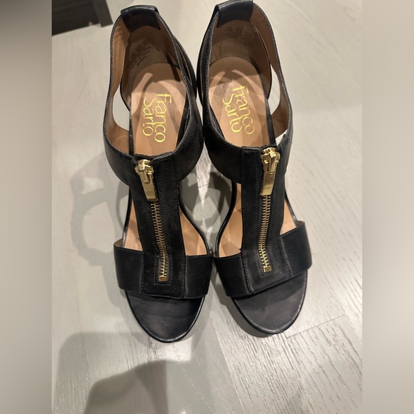 Black Zipper Sandals - Picture 2 of 4